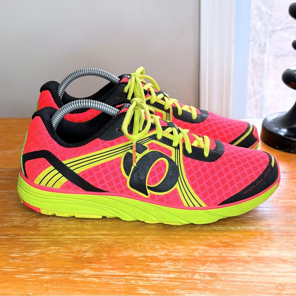 Pearl Izumi Women’s EMotion H3 Road Running Shoe